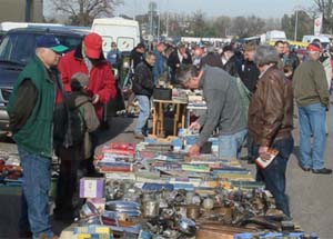 Oldtimer- & Teilemarkt im Herbst in Dresden